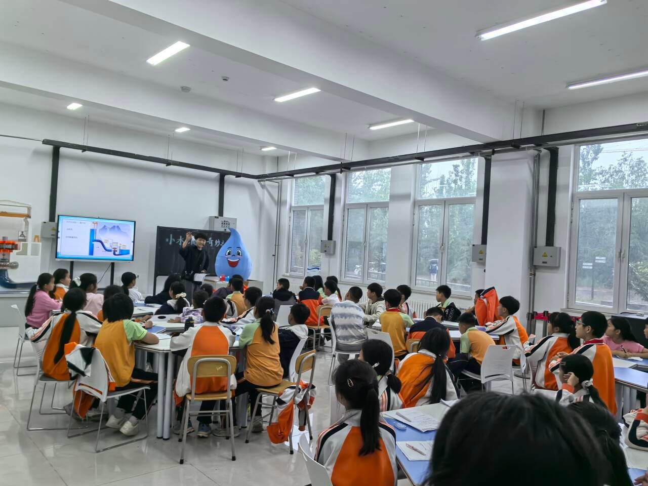 科创为源，科普为流——我校“校企合作水利智慧研学”第一课正式开课