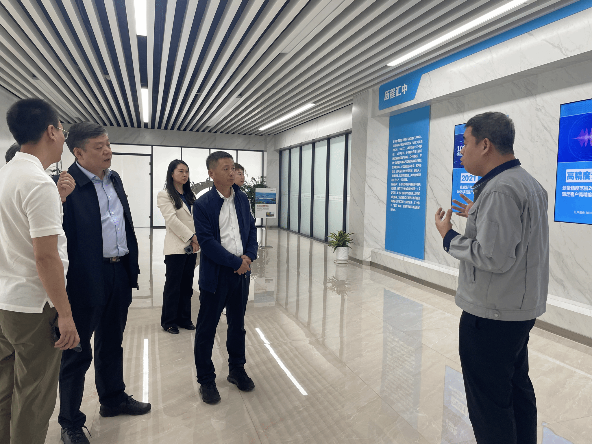校长王滨带队到唐山国家高新技术产业开发区调研考察
