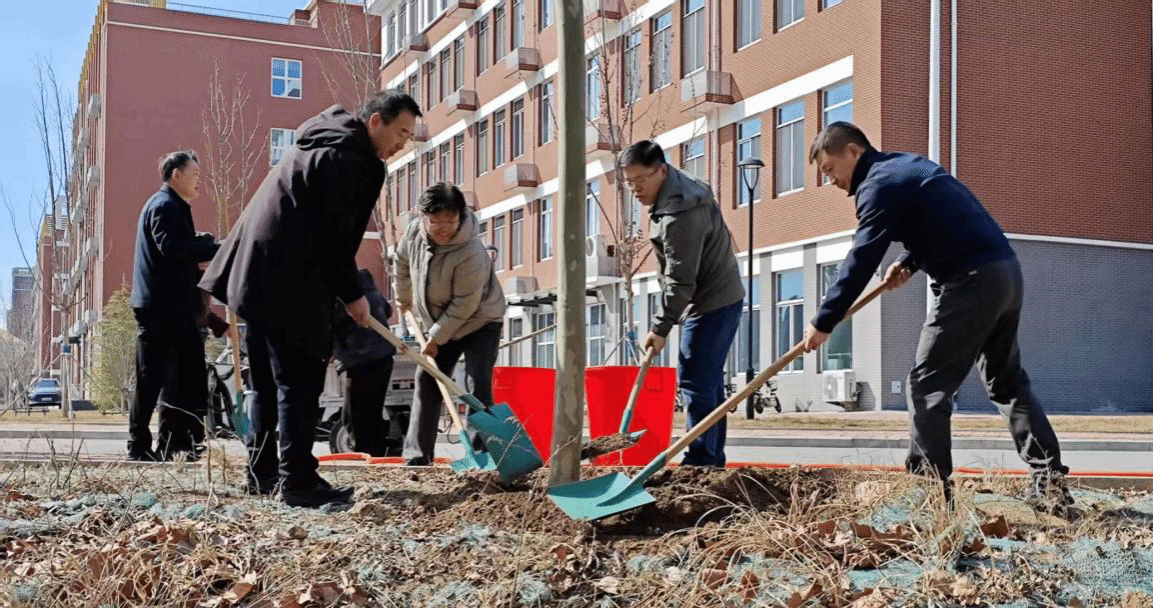 春风添新绿 共筑生态校——我校举行植树节系列活动